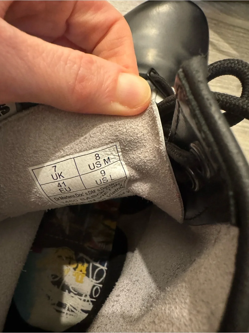 DR. MARTENS & JEAN-MICHEL BASQUIAT Unisex Chelsea Boots Limited Collab EUC - Picture 7 of 8